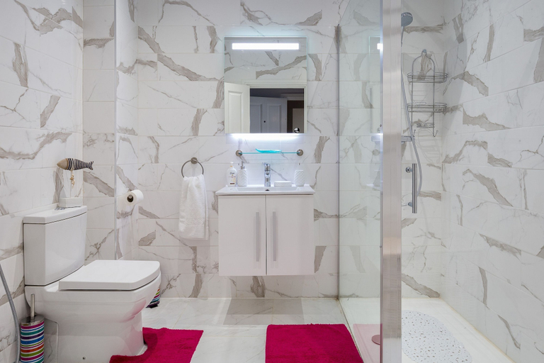Bathroom 5, Cromwell Road 2-bed 2-bath Brand new Flat, London