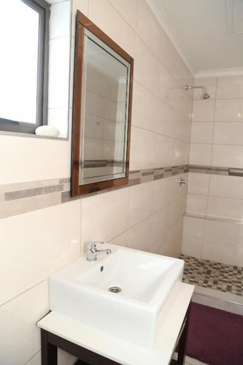 Bathroom 3, Coco Palm B&B, Windhoek West