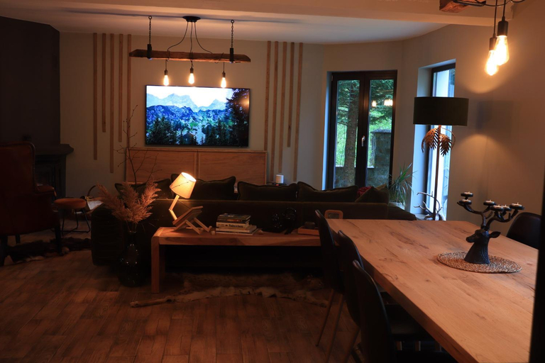 Food & Drinks 4, Wild Hunts Lodge Retezat, Rau De Mori
