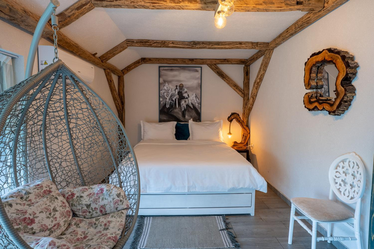 Bedroom 2, Barlogul Vikingilor, Sotrile