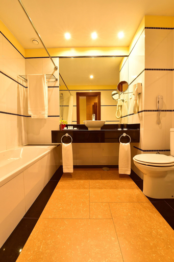 Bathroom 5, Pestana Sintra Golf Conference & Spa Resort, Sintra