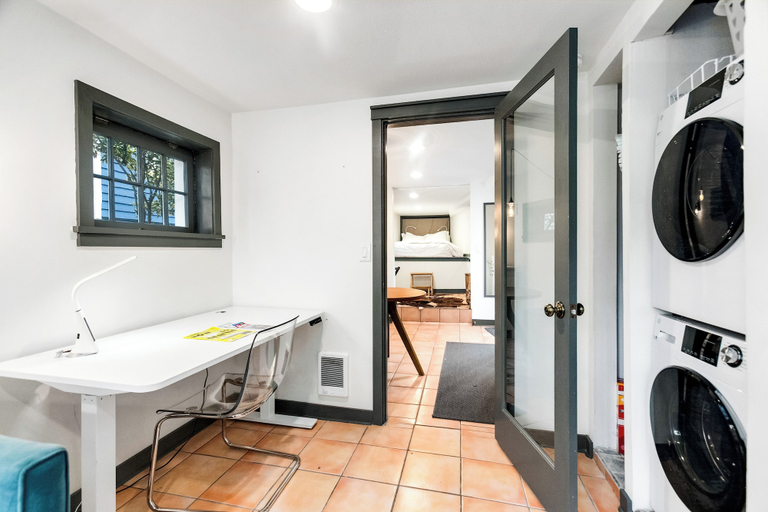 Interior 3, Montlake Studio in Spite House, Seattle