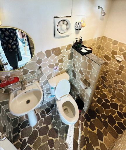 Bathroom, beachfront villa, Koh Chang