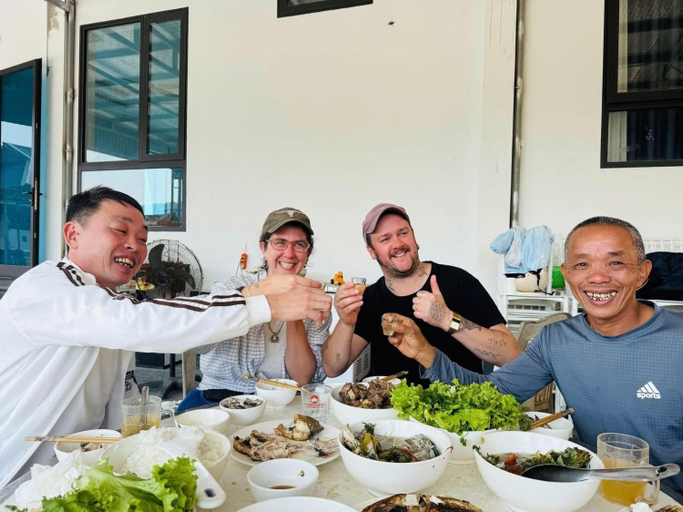 Food & Drinks 4, Co To Luong Chi, Cô Tô
