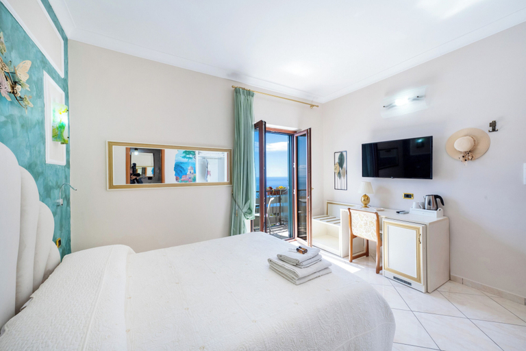 Bedroom 4, B&B Il Pavone, Salerno