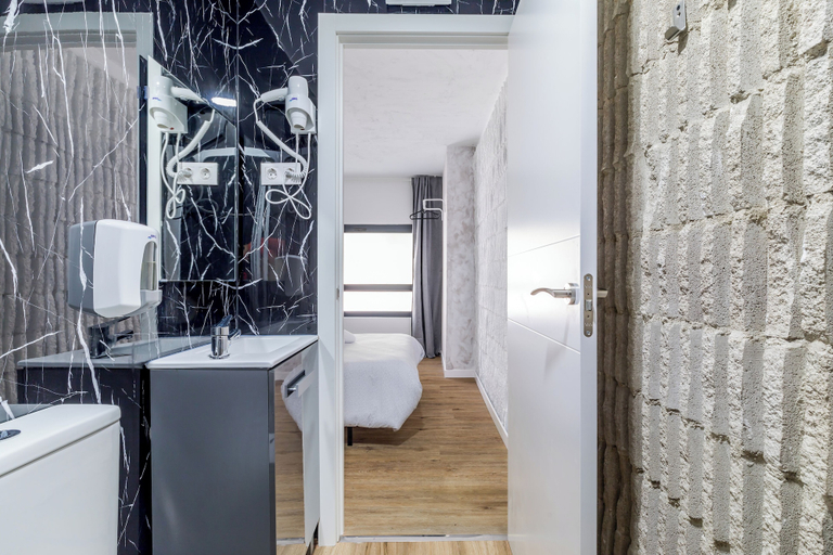 Others 4, AYZ Princesa - Auto check-in property, Madrid