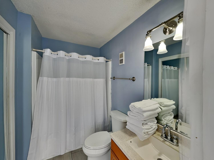 Bathroom 4, Edgewater Tower 3 Unit 1204 su-9112EDGEE31204EW-210, Bay