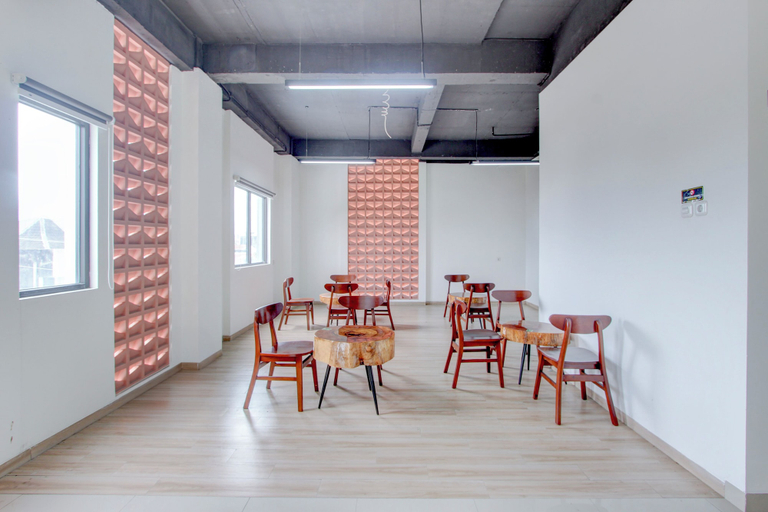 Restaurant 3, Townhouse Oak near The Park Mall Solo, Sukoharjo
