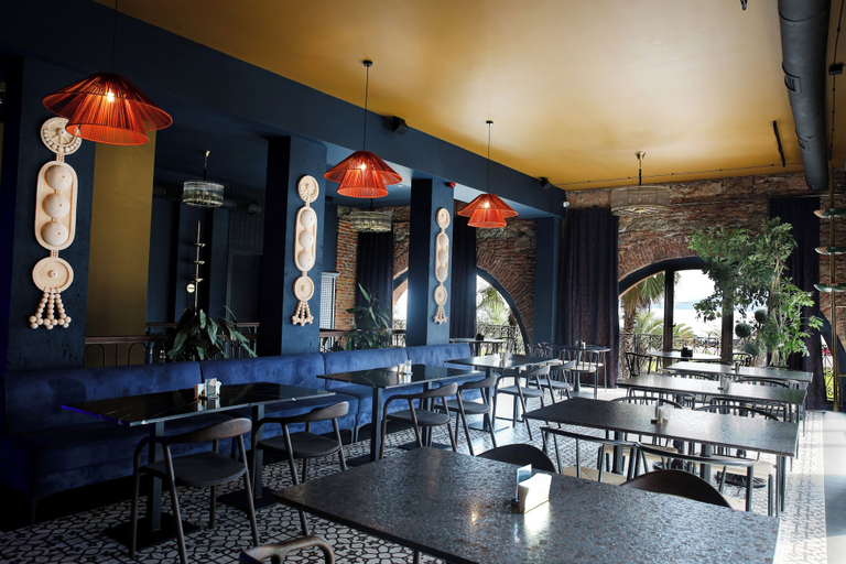 Food & Drinks 5, Hotel Retro, Batumi