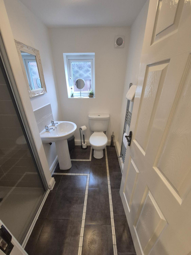 Bathroom 2, Lovely refurbished apartments, Morecambe Promenade, Lancashire