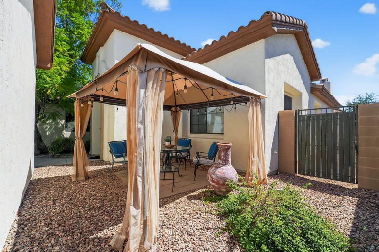 Outdoor dining 4, Elm Casita Apts by RedAwning, Maricopa