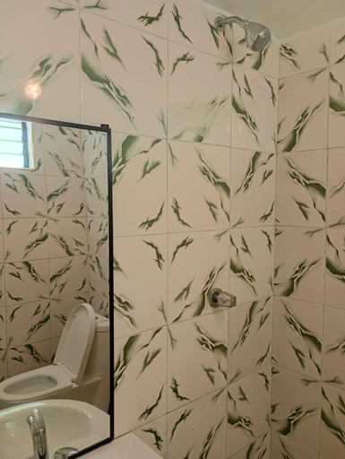 Bathroom 3, Thornton's Sea View Cafe & Guesthouse, Siquijor