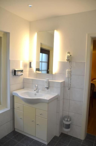 Bathroom 5, Hotel Villa Kisseleff, Hochtaunuskreis