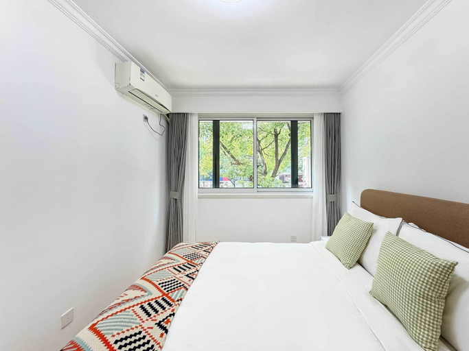 Room 4, Tyms Gubei 2BR Apt near Gubei Road, Shanghai