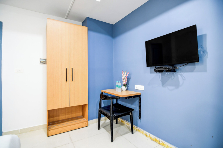 Interior, Green Arcade By Brill Room, North 24 Parganas
