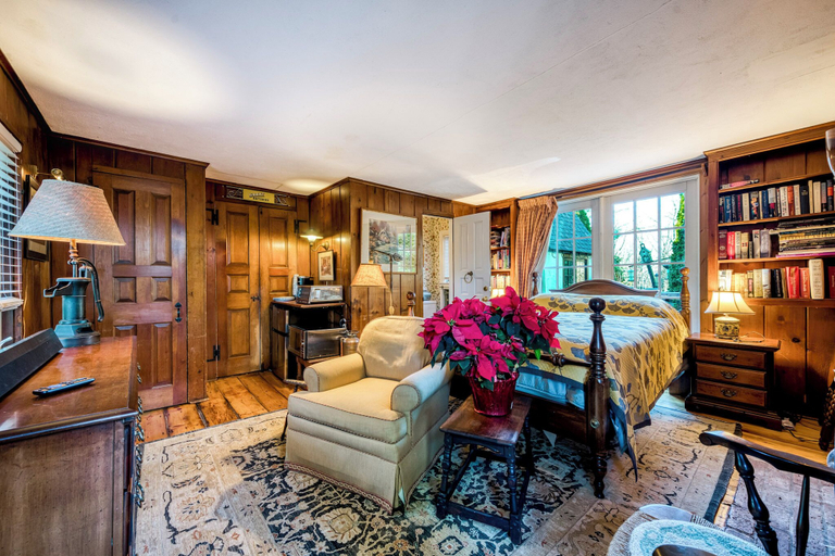 Room 4, Highland Ave, Fairfield