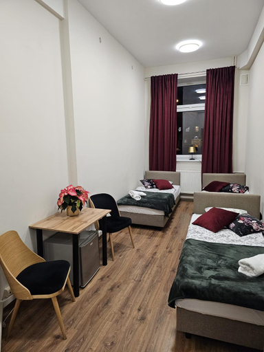 Others 4, Hostel KASZUBSKA, Środa Śląska