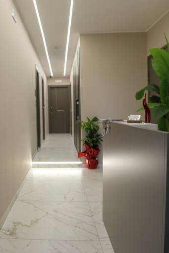 Interior 3, Maison D'élite, Napoli
