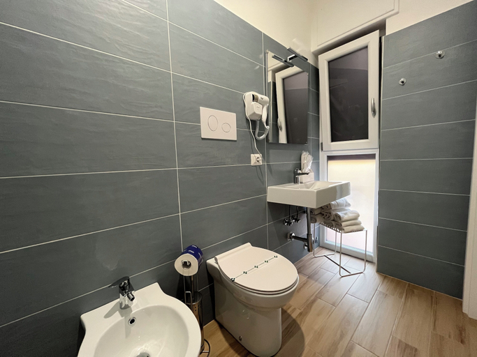 Bathroom 5, Oltremare Rooms Agropoli, Salerno