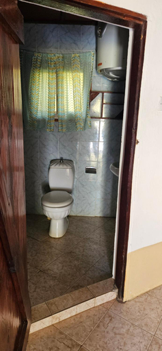 Bathroom 2, Easy Time Lodge, Kombo Saint Mary