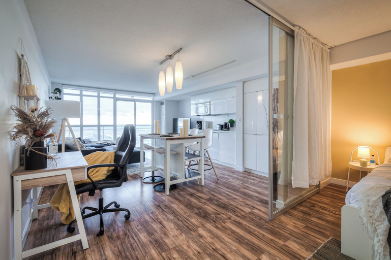 Room 2, The Waterfront Suites, Toronto