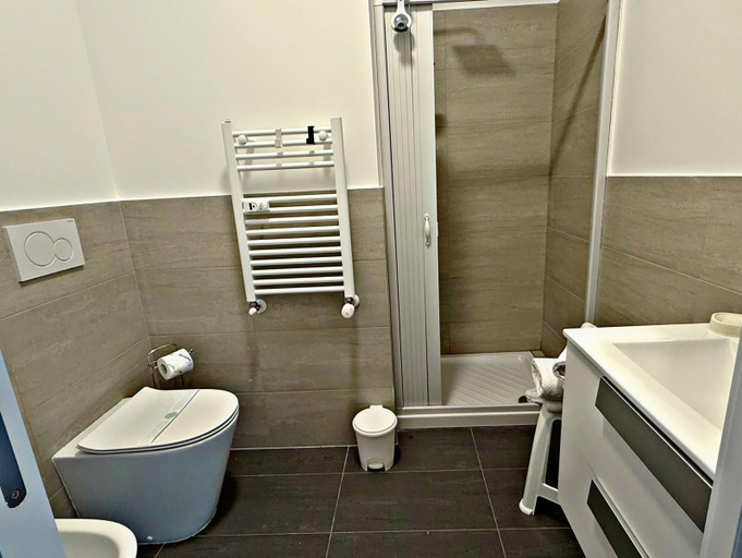Bathroom 4, GarbaStop, Rome