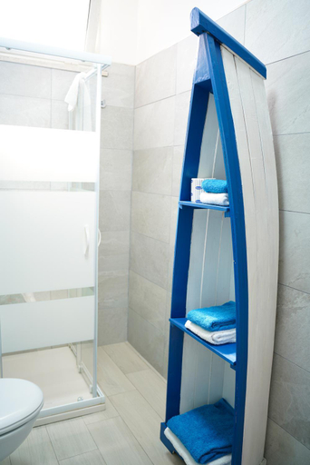 Bathroom 4, Villa del Marinaio, Trapani