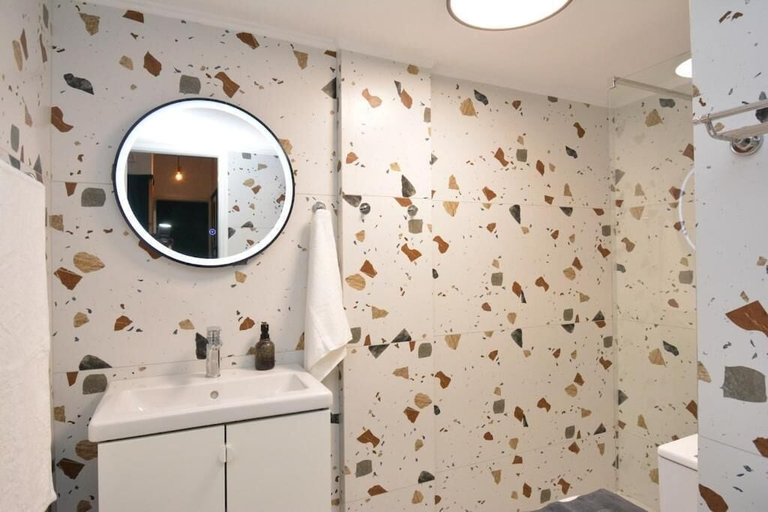 Bathroom 5, Bembo Central Apartment by Checkin, Crete