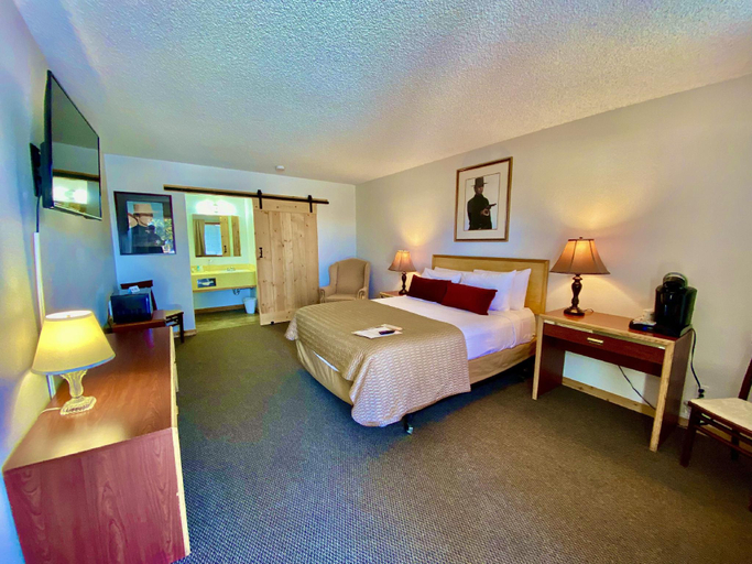 Bedroom 3, Old Montana Inn, Powell