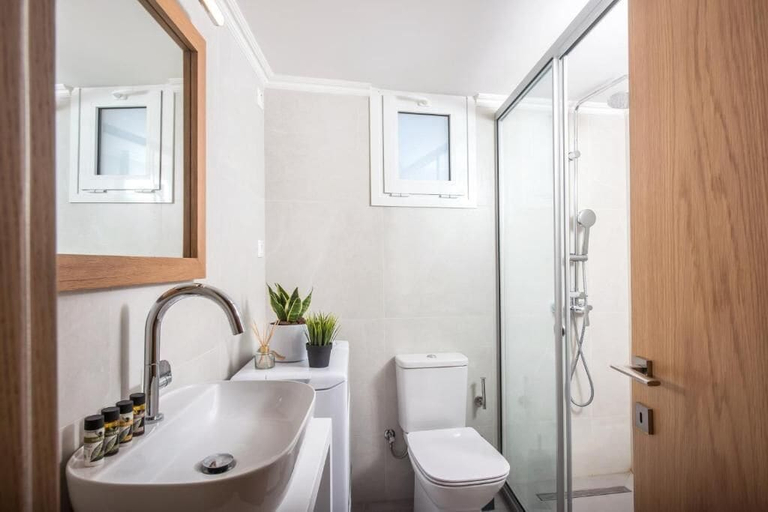 Bathroom 4, Loggia Suites, Crete