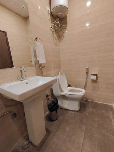 Bathroom, Signature Luxeinn Hotel, Delhi