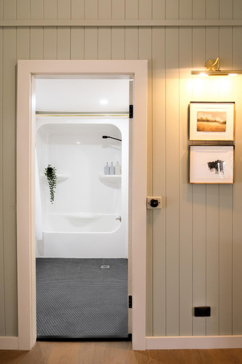 Bathroom 3, The Station Hunter Valley, Cessnock