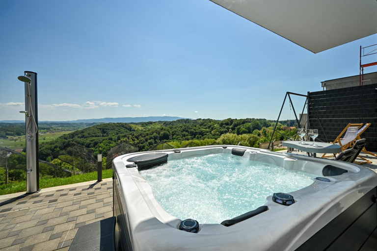 Sport & Beauty 2, View&Wine Jacuzzi -Tuheljske toplice, Klanjec