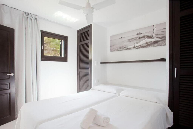 Bedroom 3, APARTAMENTOS CLUB CALA AZUL, Baleares
