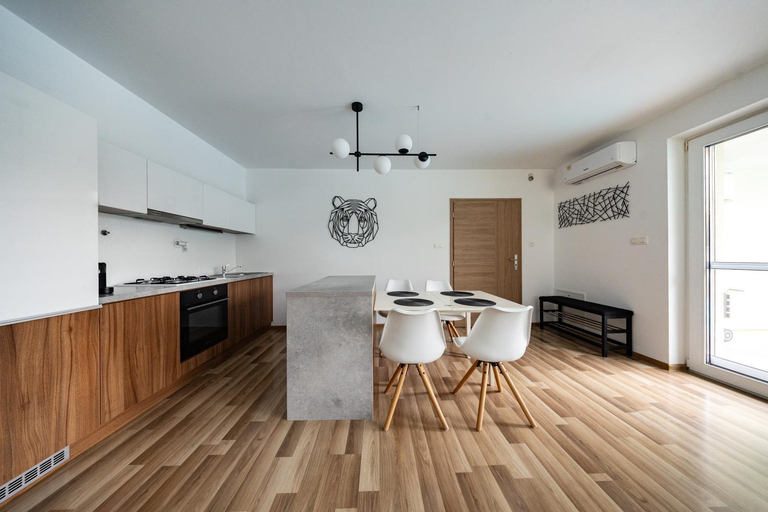 Others 4, Apartman s wellnes, Bratislava II