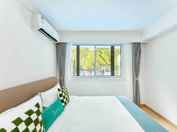 Room 3, Tyms Gubei 2BR Apt near Gubei Road, Shanghai