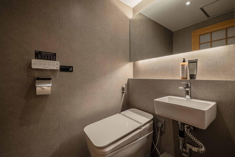 Bathroom 2, Luxury Hanok Dain-dang, Jongno