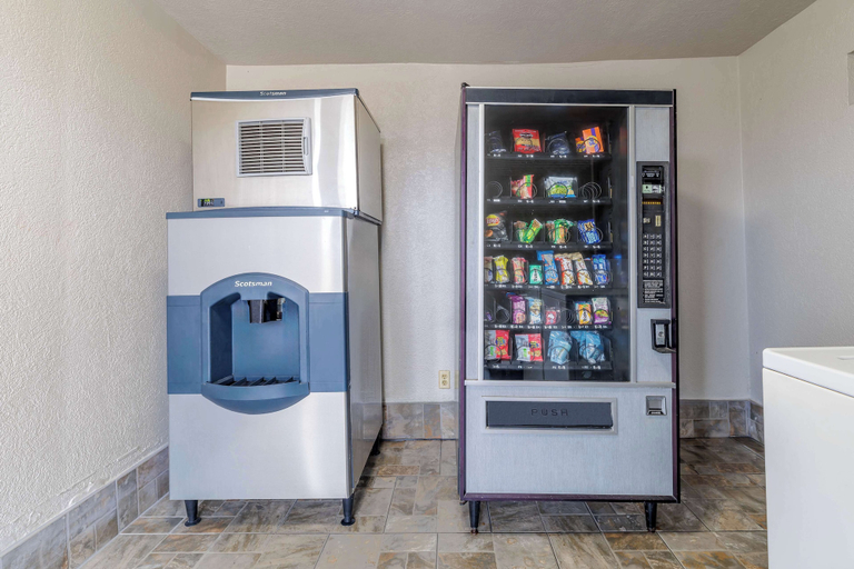 Food & Drinks 5, Studio 6 Suites Brenham, TX, Washington