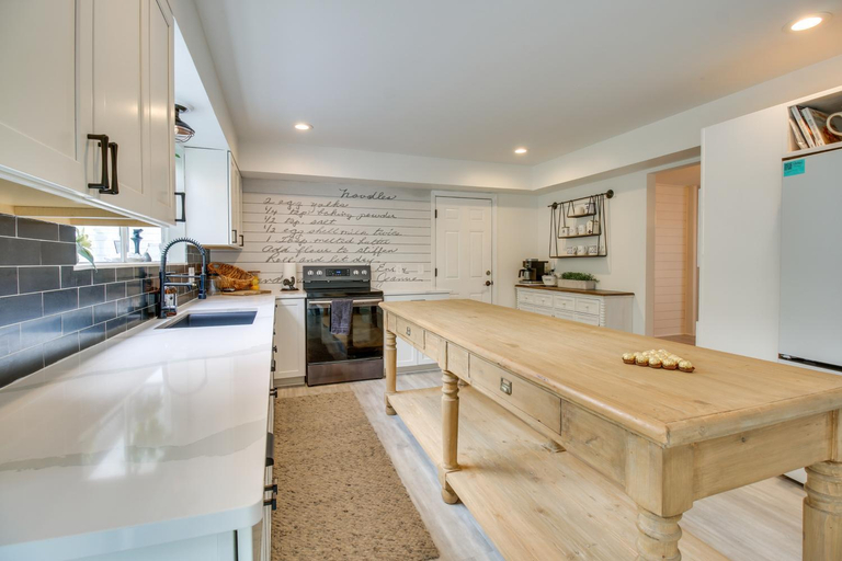 Others 3, Luxury Maineville Villa w/ Private Pool & Deck, Warren