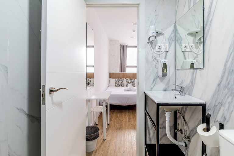 Bathroom 3, AYZ Princesa - Auto check-in property, Madrid