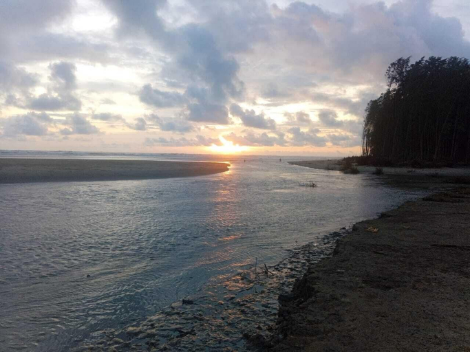 Beach, BluBay Waterfront Inani, Cox's Bazar