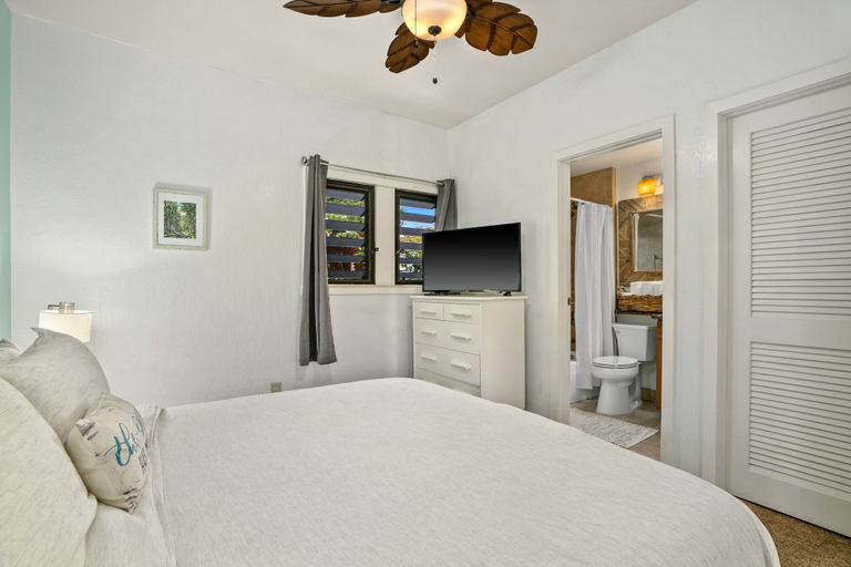 Room 5, Kauai Kaha Lani 110 1 Bedroom Condo, Kauai