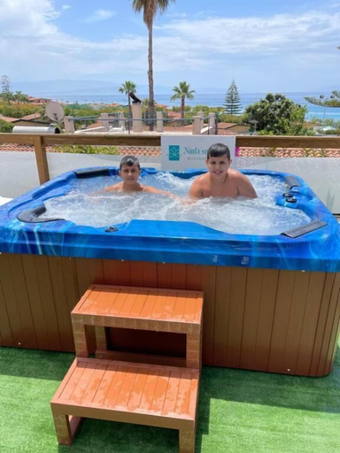 Outdoor spa tub 5, Ninfa sul Mare Apartments, Vibo Valentia