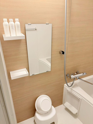Bathroom 3, Koti Sopo Universal Bay 4 by Liaison, Osaka