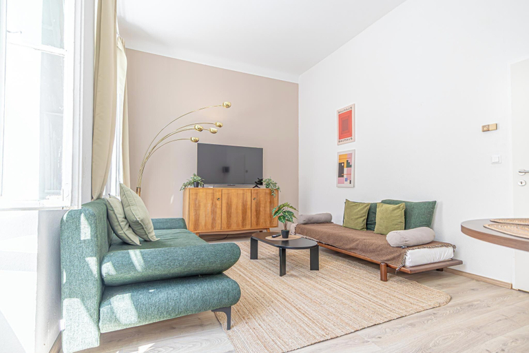 Living area 4, Modern 1BR With 1LR Long Stay in Vienna, Wien