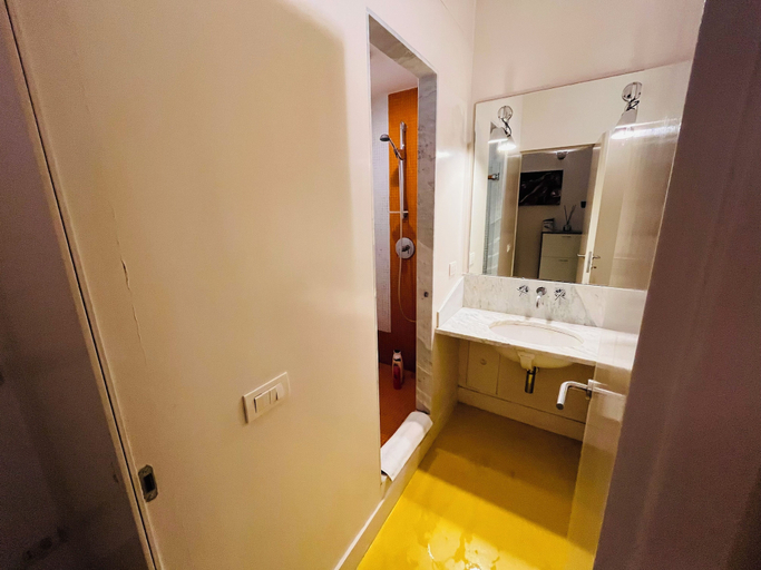 Bathroom 4, Parthenope Home, Napoli