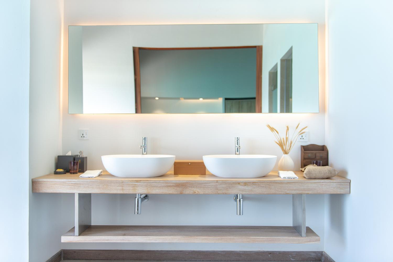 Bathroom 5, Fushifaru Maldives