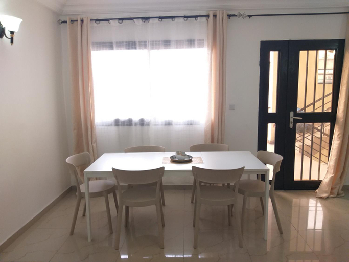Others 3, Residence Life House Makepe bm, Wouri