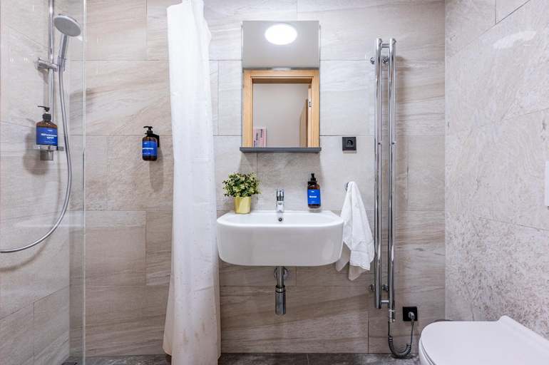 Bathroom 3, Prague Days - Modern Studios - 7 min Wenceslas Square, Praha 1