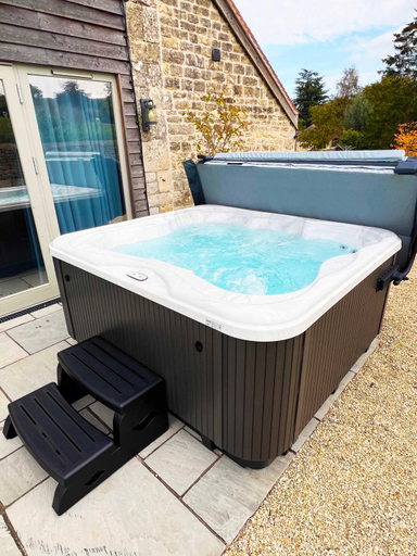 Sport & Beauty, Hayes Farm - 8 Houses, Gloucestershire